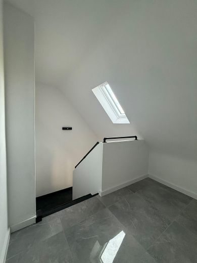 Charmantes, kernsaniertes Einfamilienhaus mit hochwertiger Ausstattung – Treppe im OG