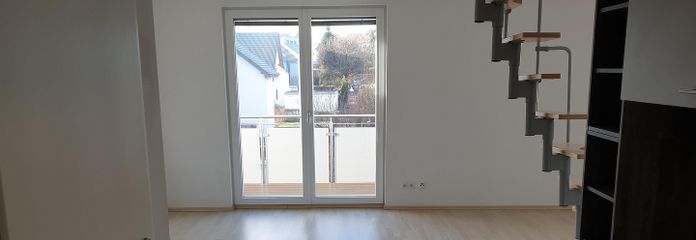 #2.17# Sehr schöne vollmöblierte Galeriewohnung mit Balkon. Ab Oktober.