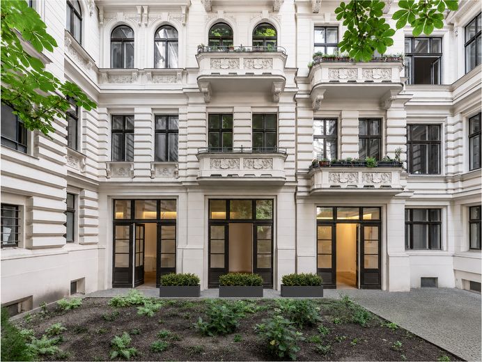 Loft-Teil-/Gewerbeeinheit im berühmten Riehmers Hofgarten mit zwei Terrassen – Außenblick 