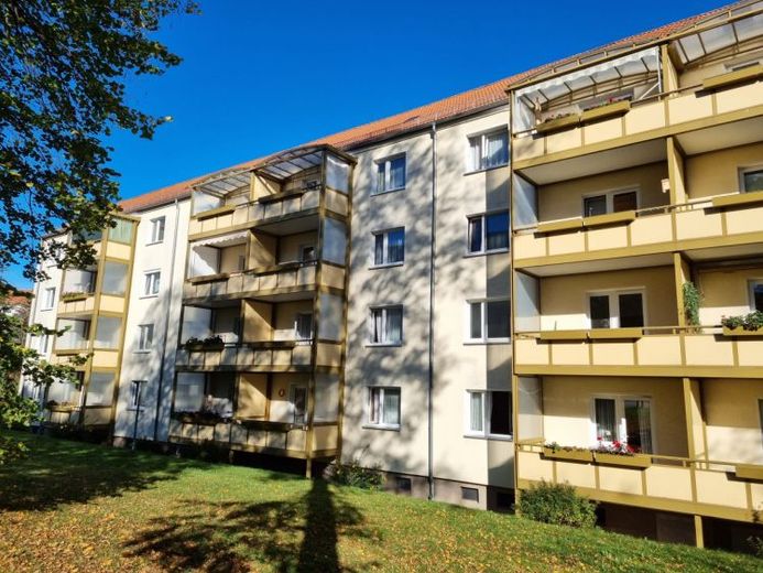 Attraente appartamento di 3 locali con balcone – Foto 1