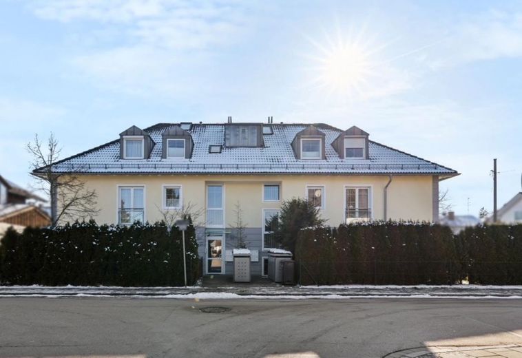 Möblierte 1 Zimmer Wohnung in Unterhaching – Hausansicht 