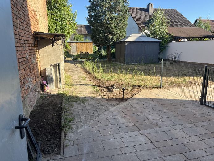 Neu saniertes Reihenendhaus in Harhausen mit Gartenanteil – Garten erreichbar durch Garage