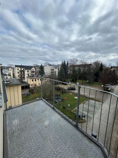 Großzügige 3-Zimmer mit Laminat, Balkon und Eckwanne in guter Lage – IMG_8666