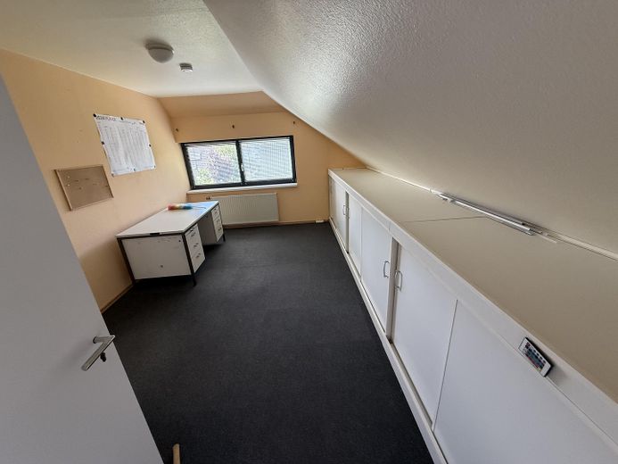 137 m² Maisonette im Zweifamilienhaus – 4 Zimmer, große Wohnküche, 2 Bäder & eigener Eingang – Kinderzimmer/Büro 2