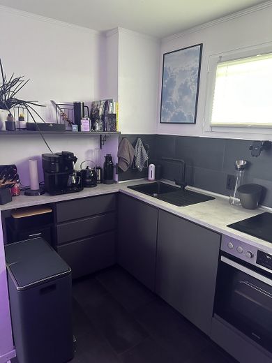 Direct beschikbaar in City-West: appartement met uitzicht op de skyline + ondergrondse parkeergarage – Küche