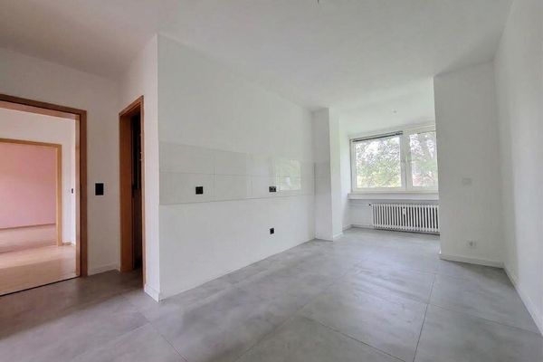 Modernisierte 4,5 Zimmer-KDB Wohnung (98qm) in ruhiger Lage von Essen-Dellwig (Gleisstr. 36)