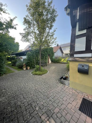 Hof vor dem Haus