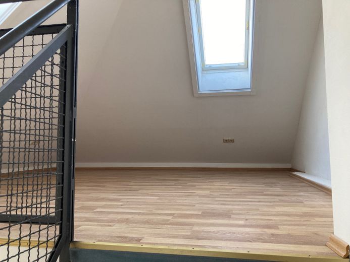 Loftfeeling auf 2 Ebenen, außergewöhliche & lichtdurchflutete Galeriewohnung – Foto 18