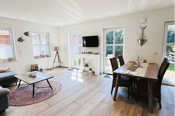 Exklusive und neuwertige EG-Wohnung mit Garten und PKW-Stellplatz in ruhiger Wohnlage