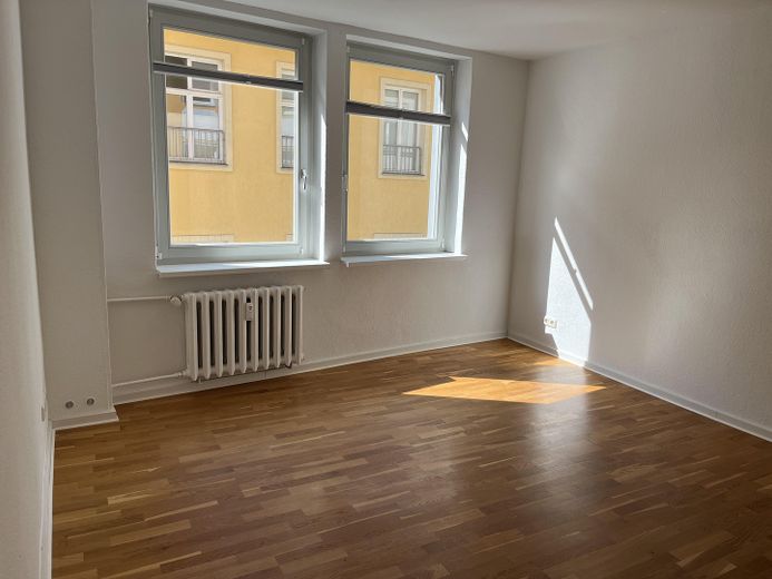Provisionsfrei: Freundliche, gepflegte 2 Zi-Wohnung im Herzen der Altstadt Stralsund – Zimmer Südseite