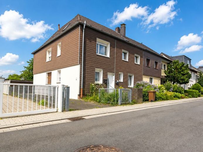 Einzigartige Chance für Visionäre: Gestalten Sie Ihr Traumdomizil in Bestlage! – Foto 1
