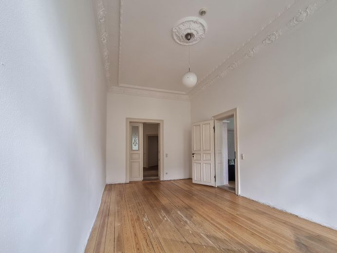 Exklusive Bürofläche in Herrschaftlicher Villa mit Stellplätzen im Hof und Alarmanlage – Foto 16