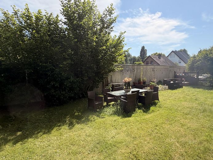 3 Zimmerwohnung mit KDB in Bochum-Nord/ Wohnberechtigungsschein erforderlich – Gartenansicht