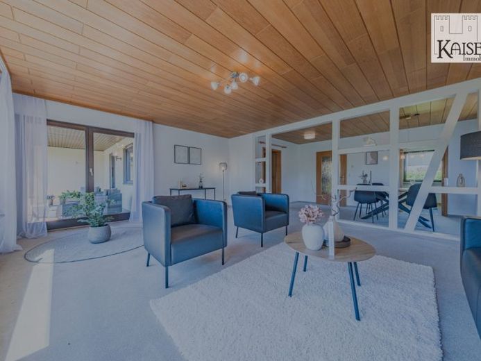 Wohnen am Ortsrand – mit Einliegerwohnung und Gartenidylle – Foto 1