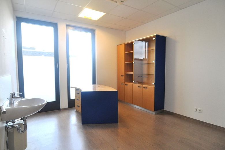 Praxis- oder Bürofläche mit Penthouse-Feeling im modernen Ärztehaus – Arztzimmer 2
