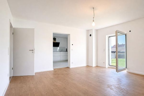 Sonnige 5-Zimmer-Wohnung mit XXL-Terrasse an der Stadtgrenze Landshut