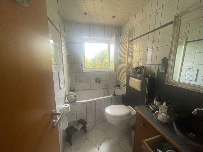 Außergewöhnliches Mehrgenerationenhaus mit großem Grundstück, Sauna und Wintergarten in Halver – Foto 19