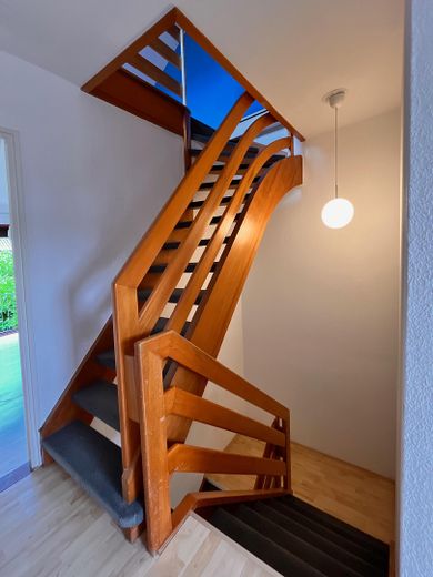 Gepflegtes Reihenendhaus mit Garten in Bremen-Huchting – Treppe OG
