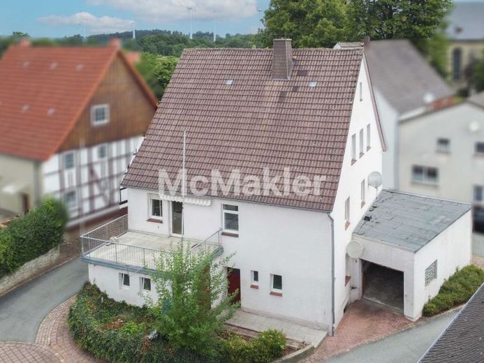 Viel Platz für Ihre Ideen – bezugsfreies Mehrfamilienhaus in Bad Driburg-Pömbsen – Foto 1