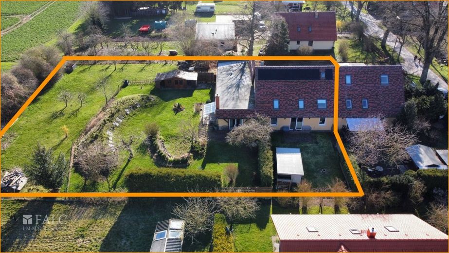 Neue Heizung + 9 kWp PV-Anlage im Zweigenerationenhaus!! – Vogelperspektive