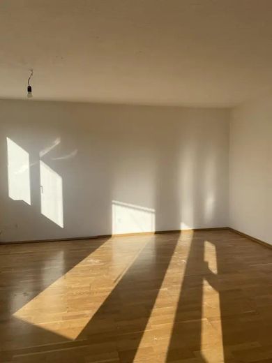 Schöne DG-Wohnung mit Ausblick, EBK & Stellplatz – Foto 3