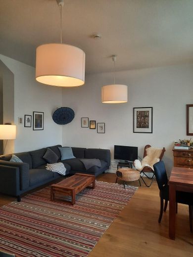 Exklusive und großzügige 5-Zimmer-Maisonettewohnung mit Balkon – Wohnzimmer