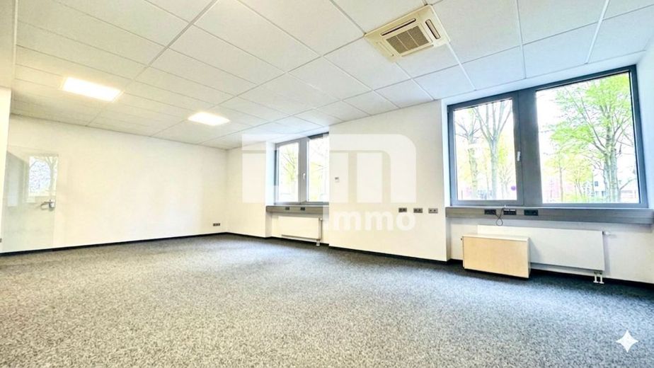 Hochwertige EG Büroetage mit hochwertiger Ausstattung und bis zu 20 PKW Stellplätzen – 2. Raum rechts