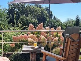Außergewöhnliches Architektenhaus m. hochwertiger Ausstattung, Wohnkeller u. traumhaftem Südgarten – Südterrasse