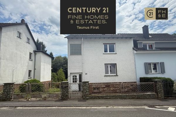 Acogedora casa adosada, gran jardín con arroyo, necesita reformas, Kelkheim-Fischbach