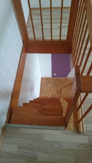 64 m2 Maisonette mit Blick über Bad Kreuznach zu verkaufen – Treppe