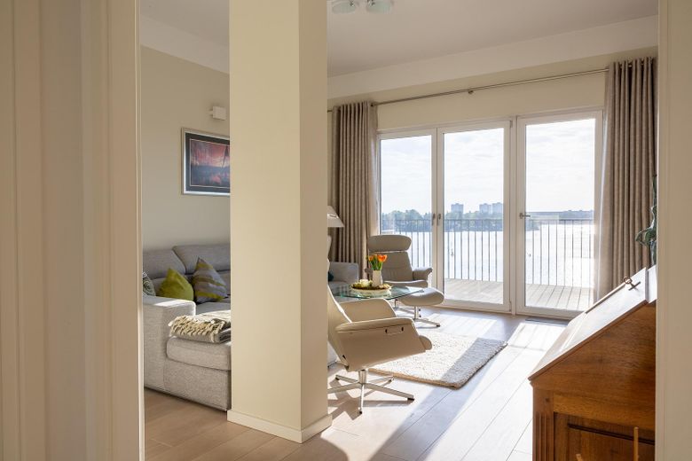 ¡Ubicación, ubicación, ubicación! ¡Apartamento en la Speicherstadt junto al agua! – Wohnzimmer