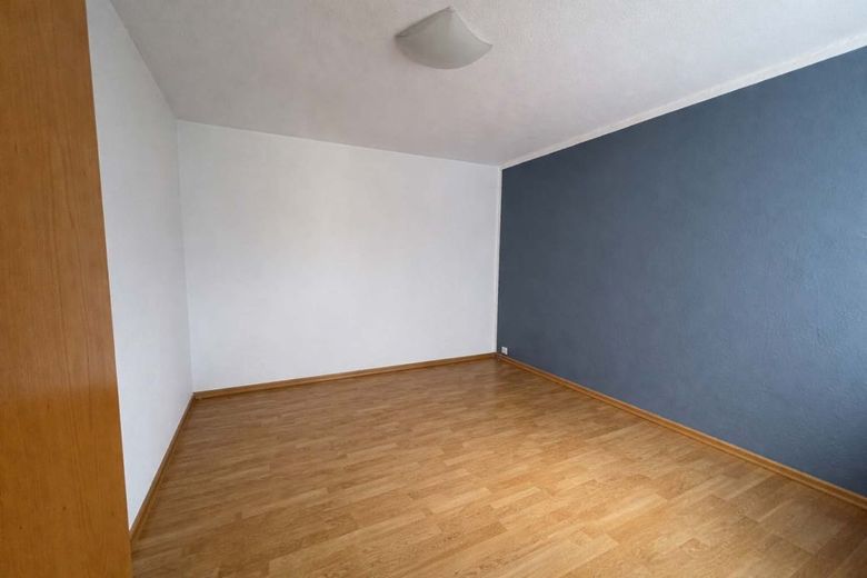 SCHICKE 3-RAUM WOHNUNG MIT BALKON UND TIEFGARAGENSTELLPLATZ – Schlafzimmer