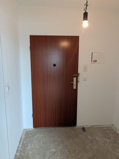 Vendita da privato – appartamento di 2 locali appena ristrutturato a Ingolstadt – Flur
