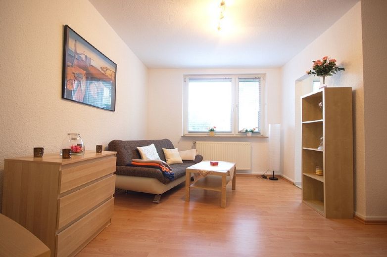 Hell, zentral und ruhig: Modern eingerichtete Wohnung für Zeiträume ab 3 Monate zu vermieten. – 9ab127b9452d72a89e5152ac8d80143491592cde.jpg