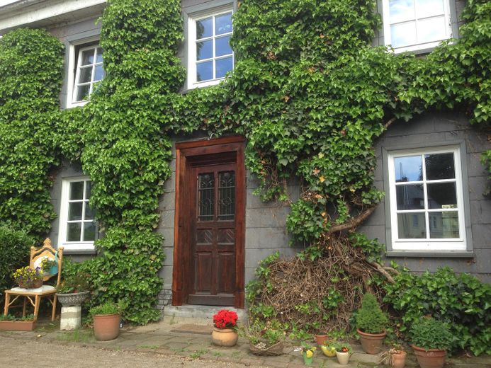 2-Zimmer im Fachwerkhaus, 1 Pers., Gemeinschaftsküche, Garten, 949 € KM - Heizkosten geschenkt – Hauszugang