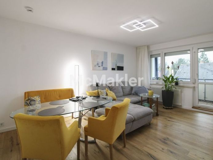Заїжджайте й почувайтеся комфортно: чарівна 2,5-кімнатна квартира з балконом на південний бік у тихому районі Потсдама – Фотографія 1