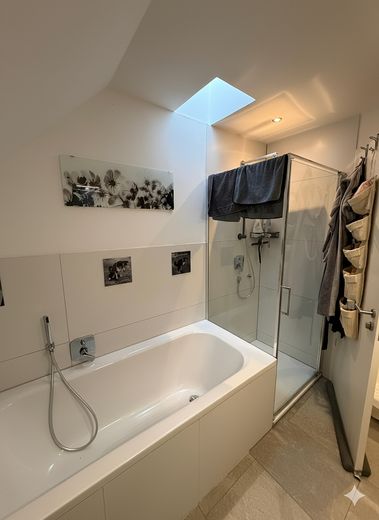 Bad (Dusche & Badewanne)