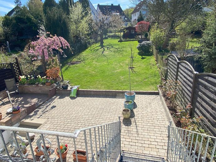 Gepflegtes Zweifamilienhaus in Essen-Kupferdreh – Blick vom OG in den Garten 