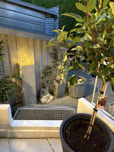 Escl. piano terra HH /appartamento e apt., garage, giardino, camino, RISCALDAMENTO NUOVO PREZZO SU RICHIESTA – Garten