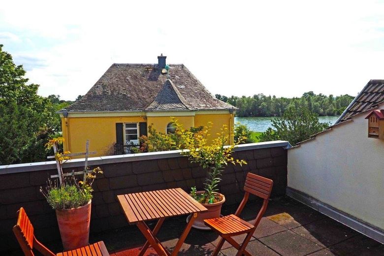 Dachgeschosswohnung mit Dachterrasse und Rheinblick – Dachterrasse 
