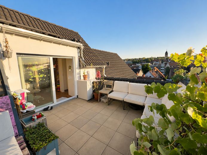 Moderna maisonette di 4 locali con ampia terrazza sul tetto nel centro del paese – Foto 9