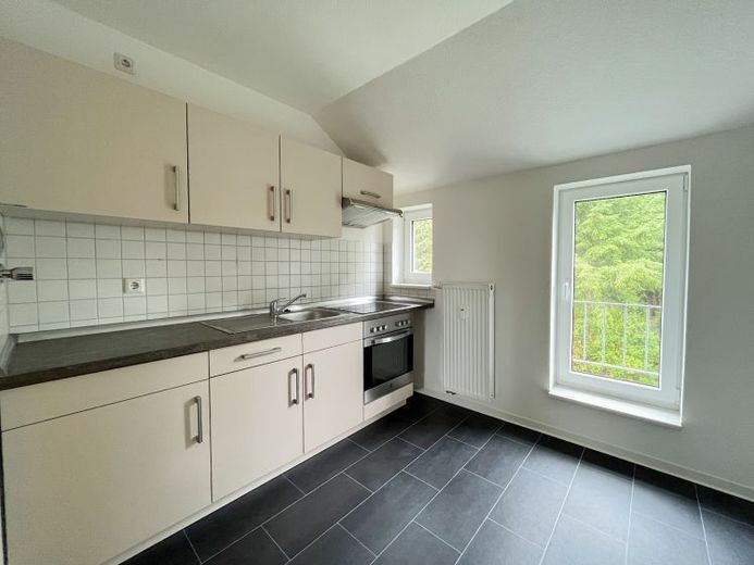 Helle Dachgeschosswohnung mit Einbauküche – Ihr neues Zuhause im Altendorfer Flemminggebiet... – Foto 1