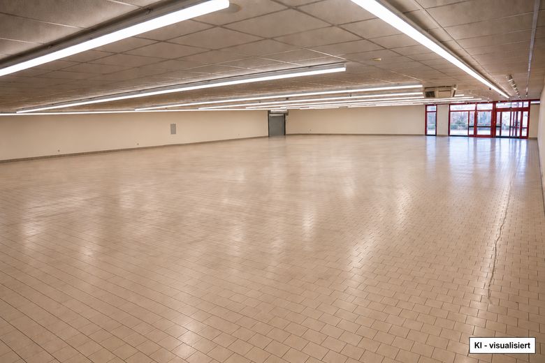 800 - 1000 m² Gewerbefläche mit großem Parkplatz neben Fitnessstudio und Neubau Penny Markt – Innenraum 1 - Leer KI