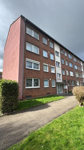 Attraktive Kapitalanlage: Gepflegte 3-Zimmer-Wohnung mit Balkon und zuverlässigem Mieter in Krefeld – Außenansicht