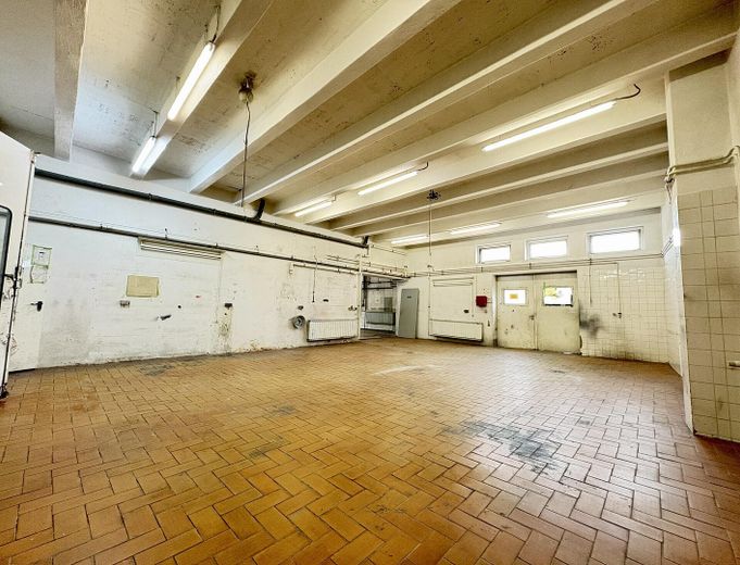PROVISIONSFREI | KFZ-Werkstatt mit Lackierkabine & 17 Stellplätzen – 557 m² – Werkstatthalle – weitere Arbei