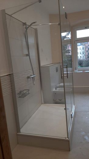 MFH Chemnitz-Kaßberg ca. 7%Rendite VOLLvermiet. WEG-aufget. Fernwärme lfd. instand geh. + Ausbaures. – Wohnbad modernisiert in 2023