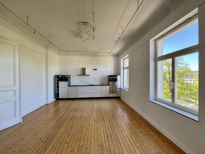 Altbau-Charme pur: 4-Zimmer-Wohnung mit Dielenboden & Stuckdecken – Foto 10