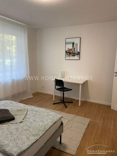 4,5-Zimmer-Wohnung mit Balkon in Oberföhring – 6b4fd61d63247957938b41a2a5d89cd057935787.jpg