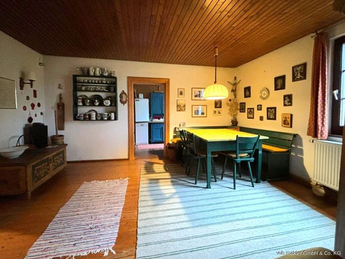 Ein Hof, der Geschichten trägt und Zukunft schenkt.
Vierseithof in traumhafter Lage auf ca. 20 ha bei  Waldsassen! – VUB0001964-12