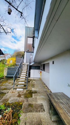 Großzügiges 1-2 Familienhaus in Traumlage – Aufgang Garten